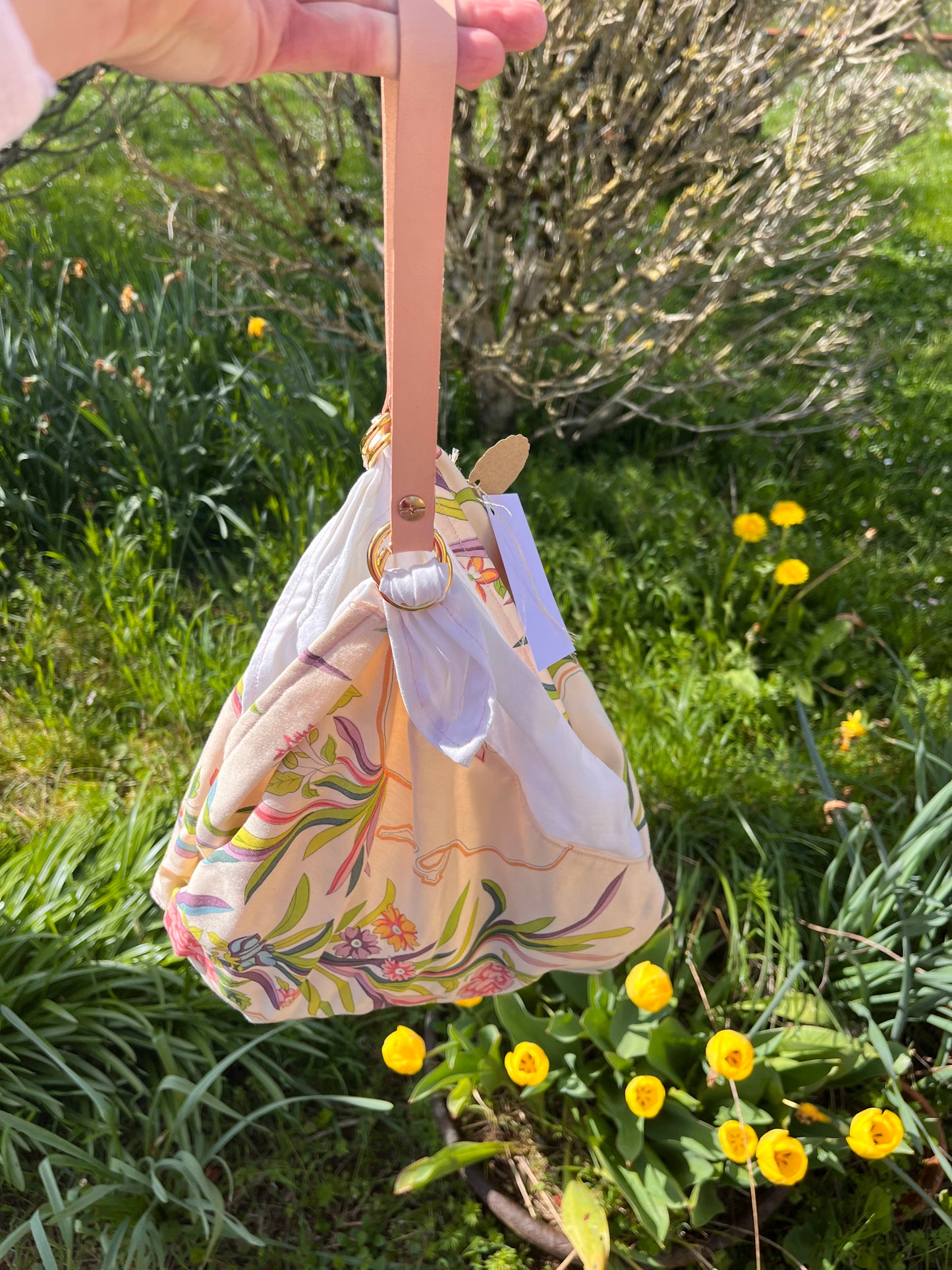 Grand sac fleuri Printemps/été à une hanse