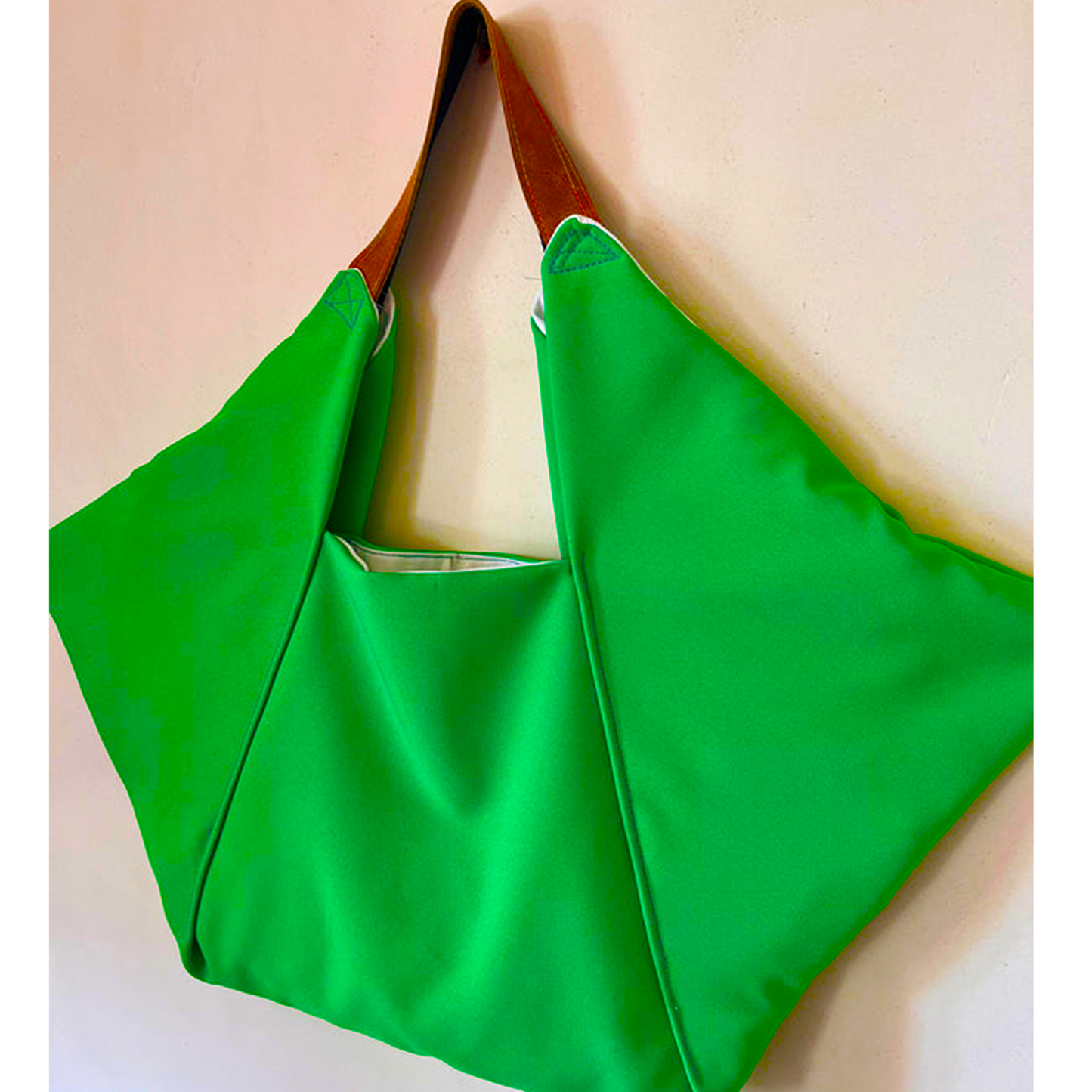 Sac en toile vert d'inspiration Origami pour l'été